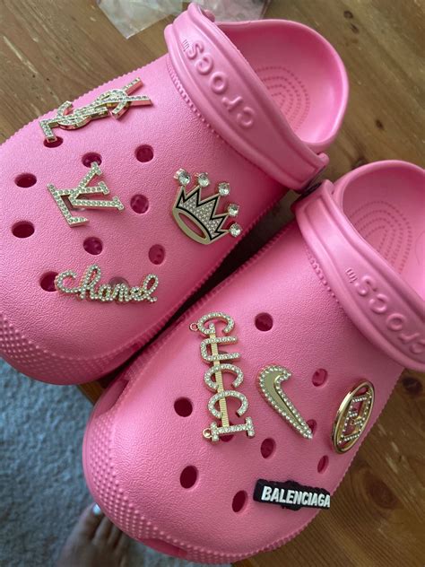 gucci pink crocs